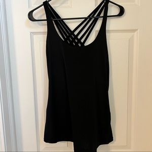 Lululemon tank top black built in bra open back size 8 medium